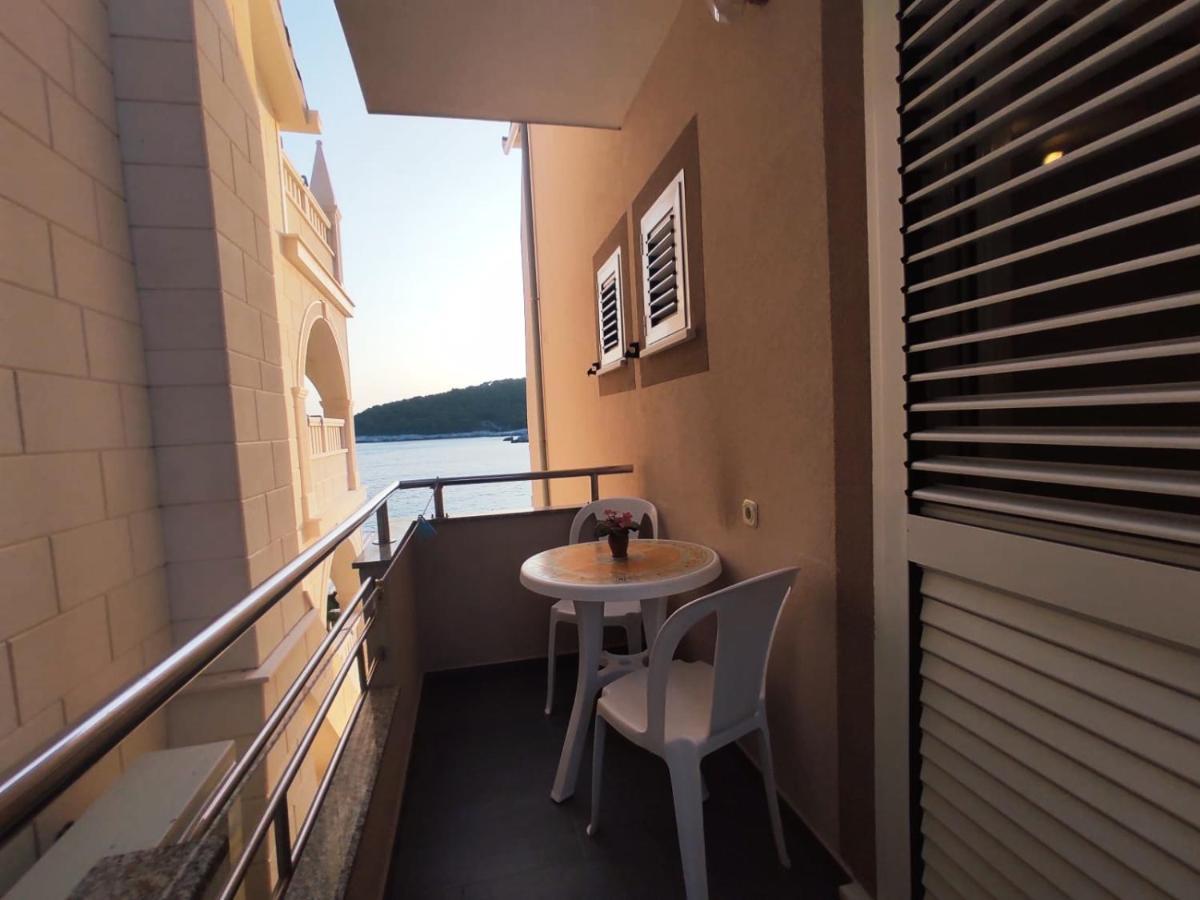 Apartments Dragica Milna  Exterior photo