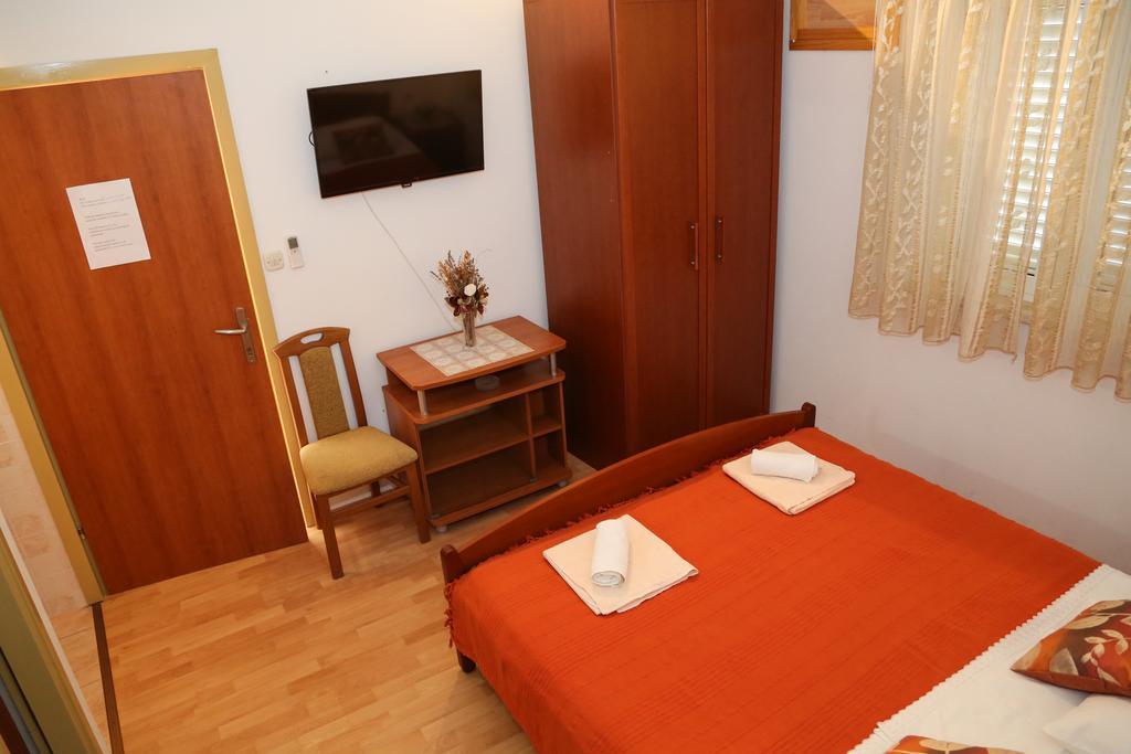 Apartments Dragica Milna  Exterior photo