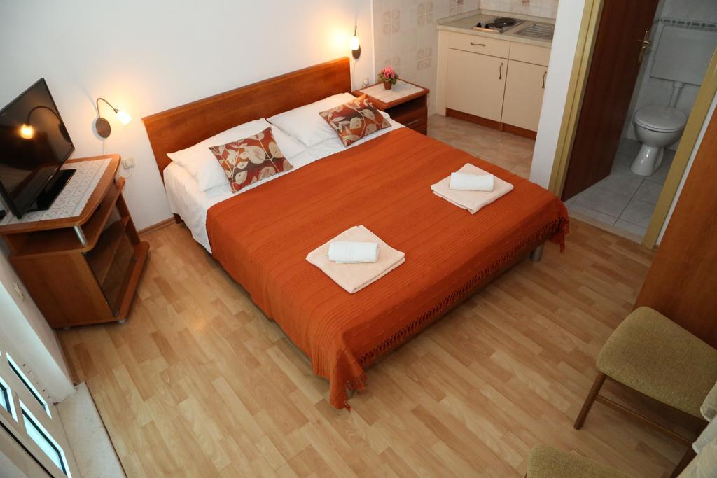 Apartments Dragica Milna  Exterior photo